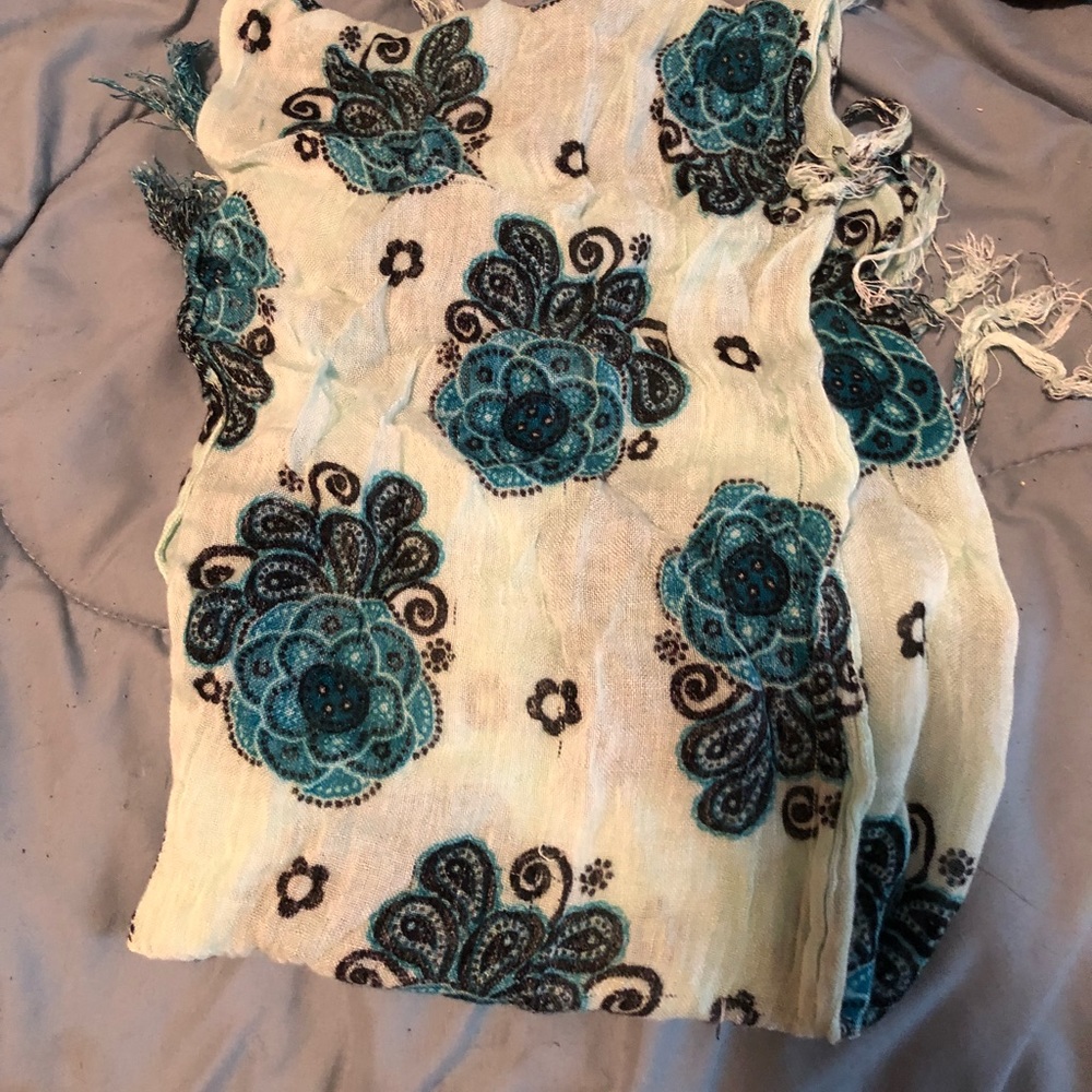Flower scarf